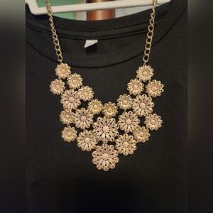 Pink and Rose Gold Tone Flower Necklace🌺